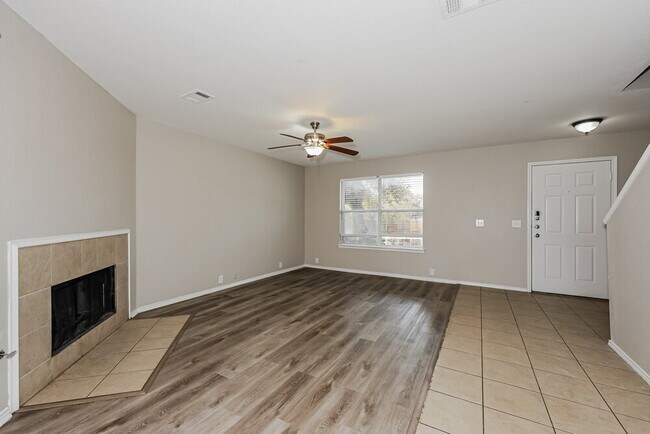 Foto del edificio - 8420 Ranch Hand Trail