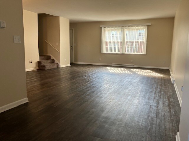 Sala/Comedor - 1er Piso - 1741 Chief Okemos Cir