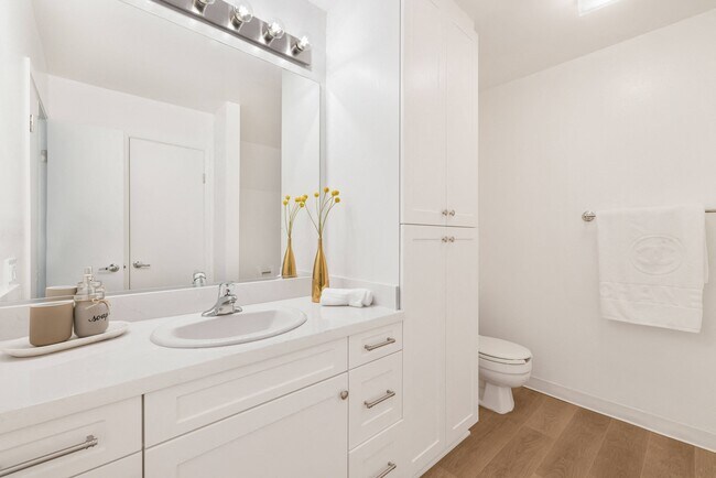 Evergreen Bathroom - The Aspens Riverside