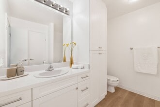 Evergreen Bathroom - The Aspens Riverside