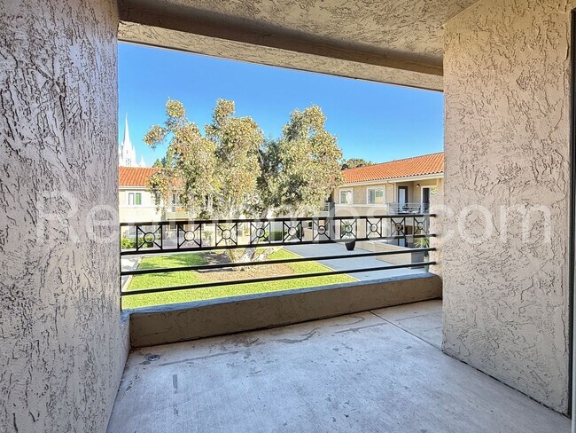 Foto del edificio - University City, 7405 Charmant Dr #2014, N...