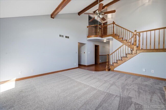 Building Photo - 13 Saddlewood Ct