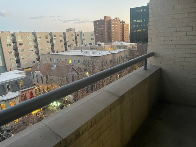 Photo - 300 E 17th Ave Apartment