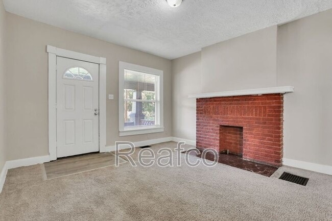 Building Photo - 498 N Champion Ave