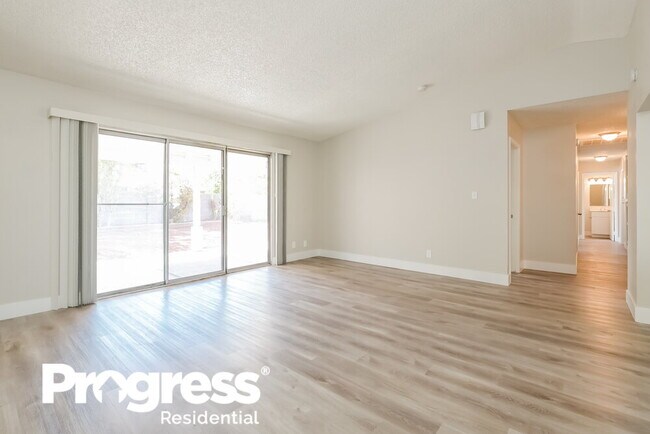 Building Photo - 1555 Calabria Dr