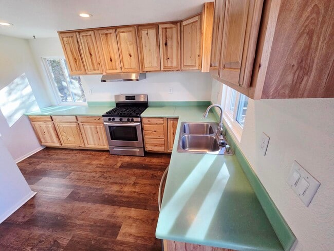 Building Photo - 53200 Pina Vista Dr