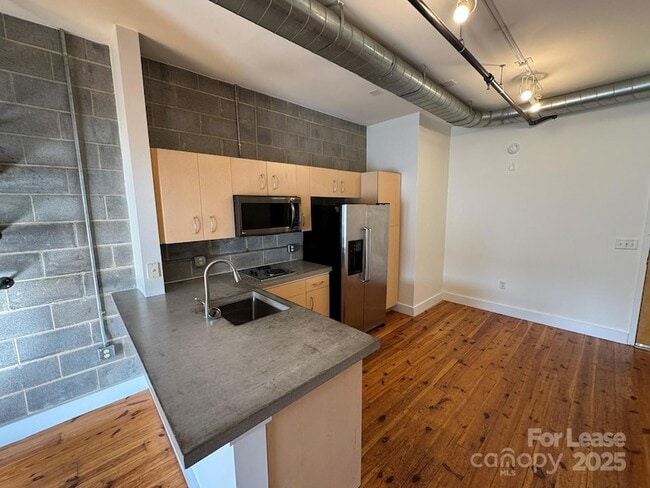 Foto del edificio - 3205 N Davidson St