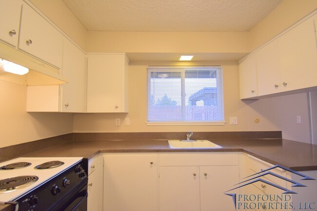 Foto del edificio - 8745 SW Beaverton Hillsdale Hwy