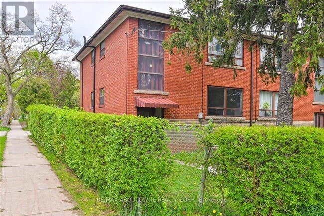Building Photo - 203 Nelson St
