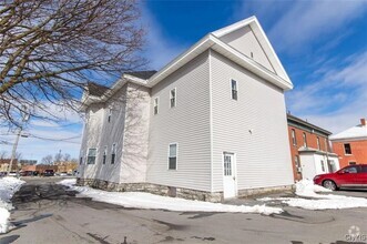 Building Photo - 156 Sterling St