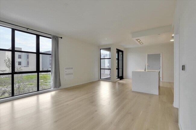 Foto del edificio - 451 Donahue St