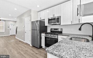 Building Photo - 1452 S Etting St