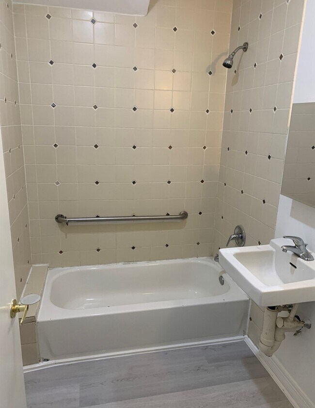 Foto del edificio - 322 N Edgewood St
