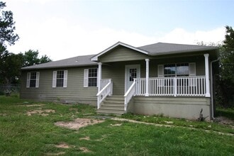 Building Photo - 18408 E Lakeview Dr