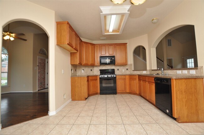 Foto del edificio - 9210 Hidden Lake E Dr