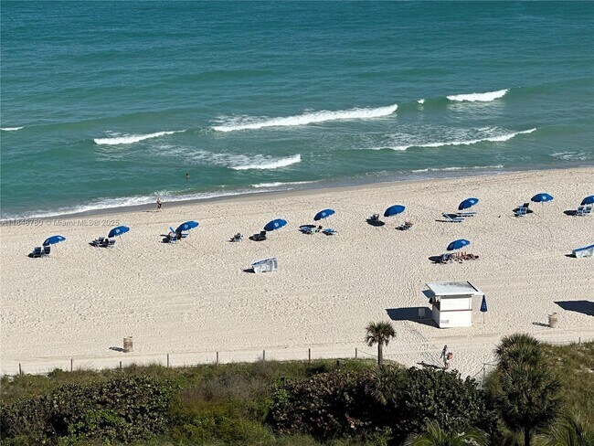 Foto del edificio - 6039 Collins Ave
