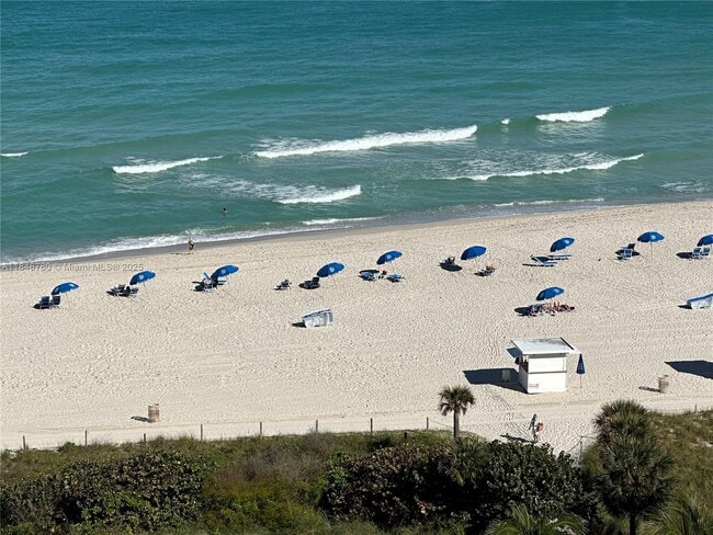 Building Photo - 6039 Collins Ave