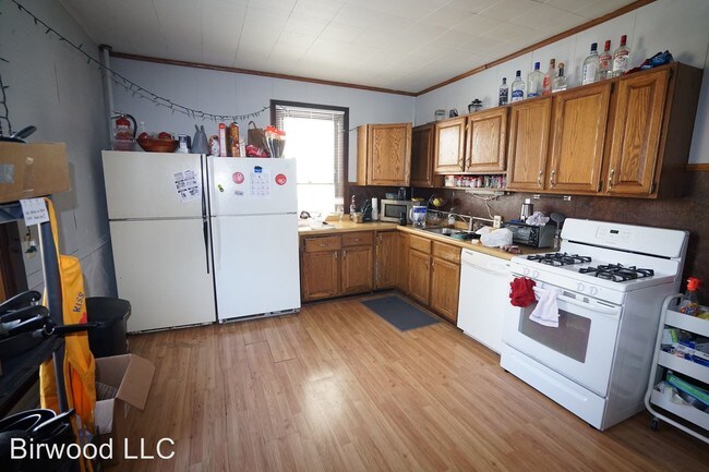 Building Photo - 5 br, 2 bath Apartment - 512 W. Mifflin St.