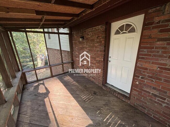 Foto del edificio - 648 16th Terrace NW