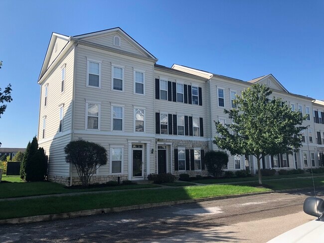 Exterior end unit condo - 7151 Billy Goat Dr