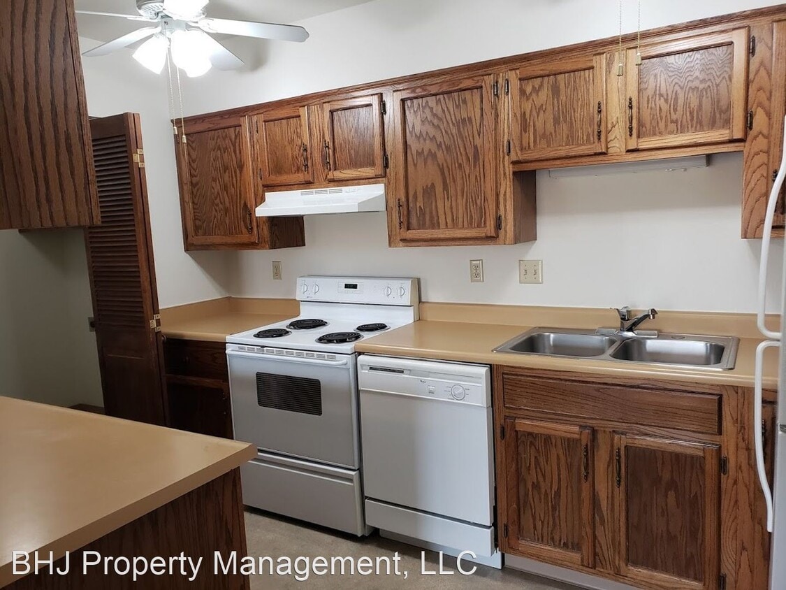 Primary Photo - 1283 Sugarview Dr