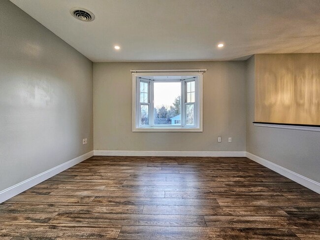 Building Photo - 55 Buchland Rd