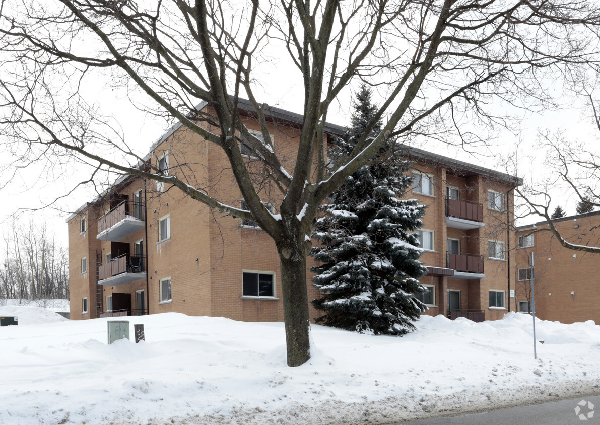 Photo principale - 75 Westwood Dr