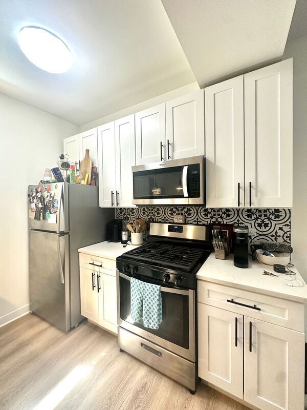 Foto del edificio - 1644 W Cermak Rd