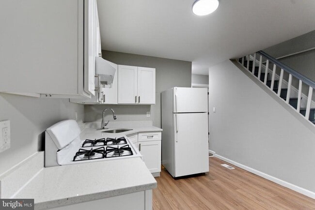 Foto del edificio - 3739 N Franklin St