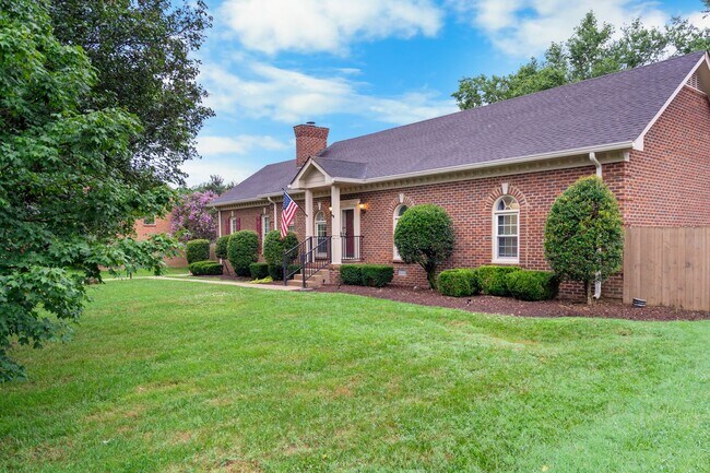 Foto del edificio - 105 Walnut Ct