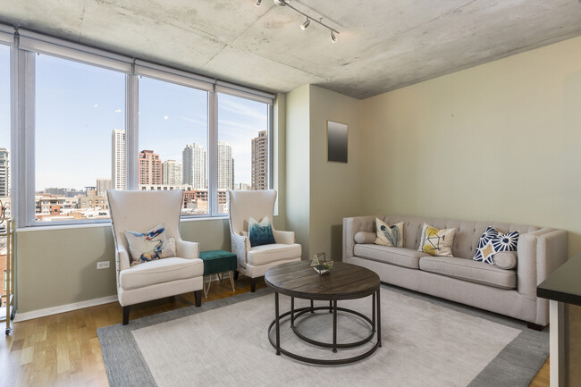 Foto del edificio - 659 W Randolph St