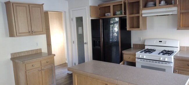 Building Photo - Sweet Sugarloaf Home