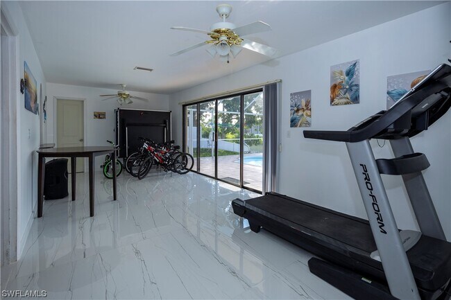 Foto del edificio - 250 SW 39th Terrace