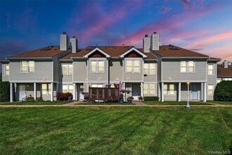 Building Photo - 2117 Whispering Hills Dr