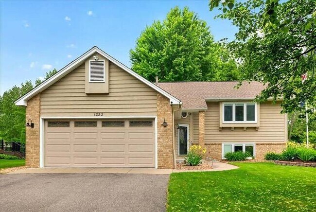 Foto del edificio - 1222 Saddlebrook Ln