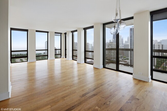 Building Photo - 1660 N La Salle Dr
