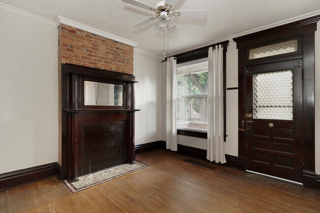 Building Photo - 223 E Whittier St
