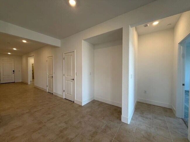Foto del edificio - Be the first to enjoy this beautiful, newly built home near the Wild Hawk Golf Club
