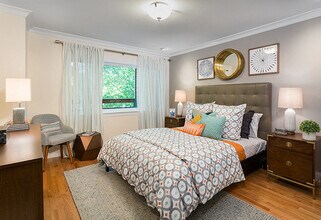 Interior Photo - 1443 Beacon