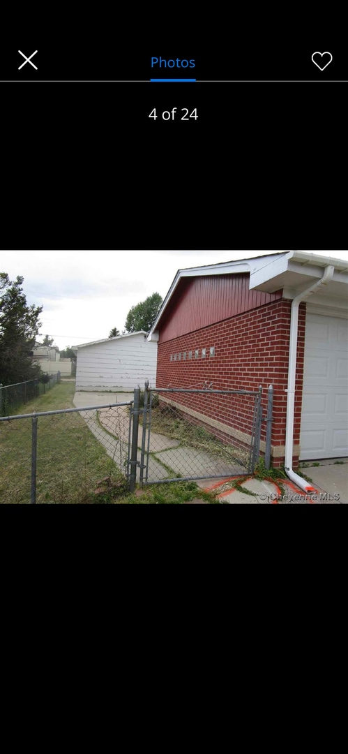 Building Photo - 3 Bedroom Home With Large Fenced Yard