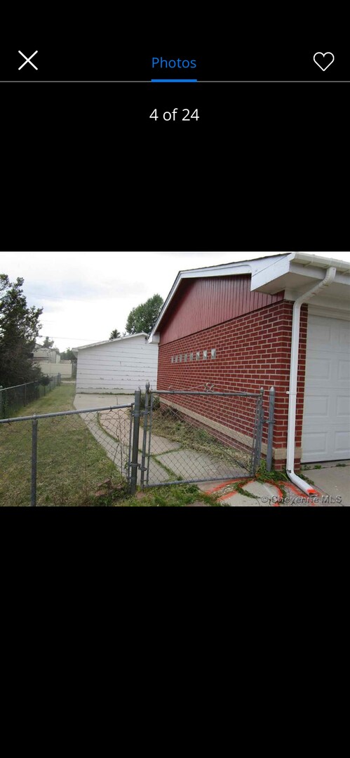 Foto del edificio - 3 Bedroom Home With Large Fenced Yard