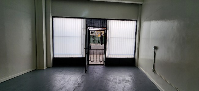 Foto del edificio - 3709 W Pico Blvd