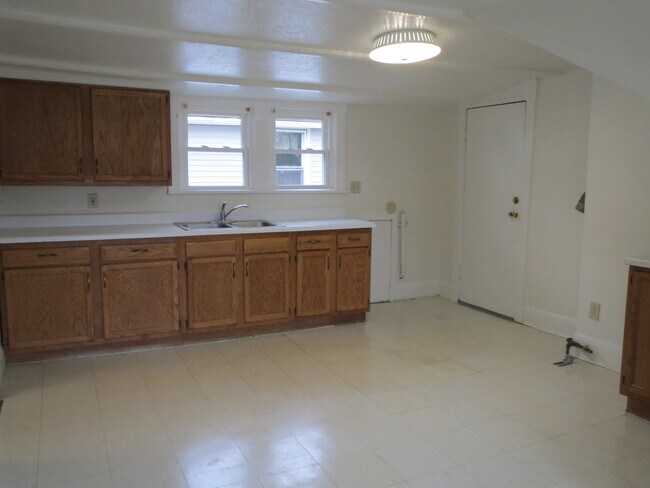 Foto del edificio - 445 Crittenden Ave