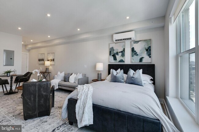 Building Photo - 1533 Ridge Ave