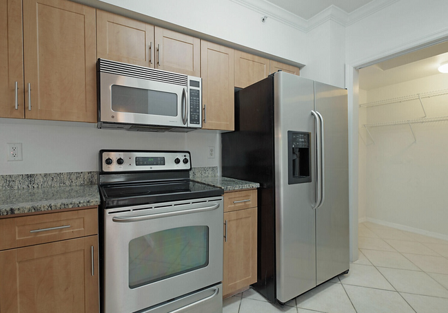 Kitchen - 6511 Emerald Dunes Dr