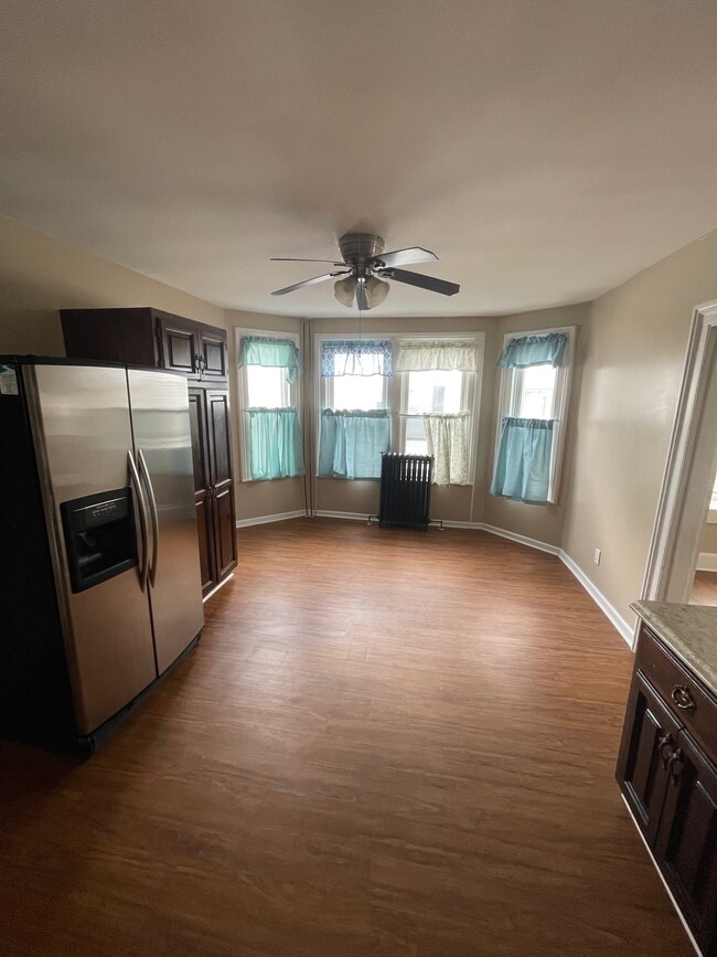 Building Photo - 49 Vine St