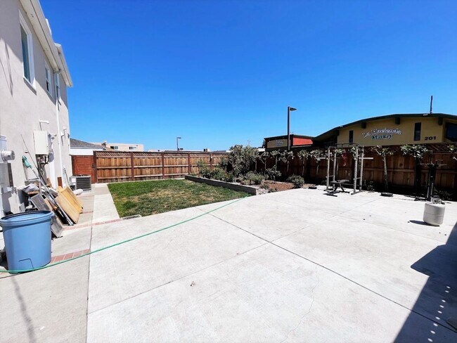 Building Photo - 1101 Monte Diablo Ave