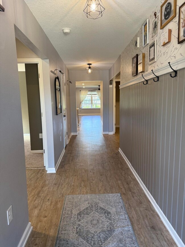 Building Photo - 351 Merlin Ct