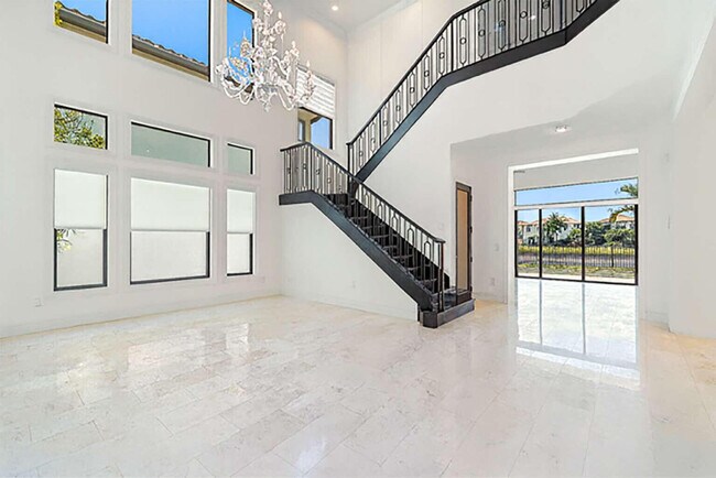 Foto del edificio - 8151 Lost Creek Ln