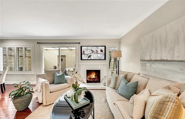 Building Photo - 6 Snowberry